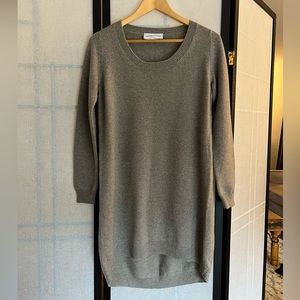 MICHELE NEGRI brand new, 100% cashmere knitted dress. Size M. Gray color.